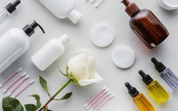 Thêm danh sách 54 mỹ phẩm thu hồi phiếu công bố sản phẩm: Là son môi, phấn mắt, nước tẩy trang... nhập khẩu