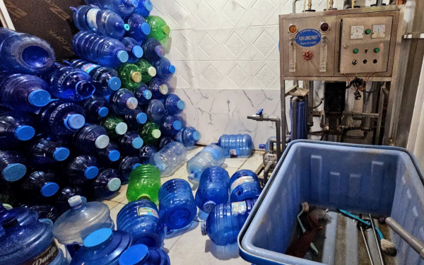 Nước tinh khiết giá rẻ: Sản xuất ngay trong tiệm rửa xe!