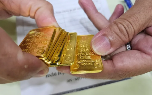 Giá vàng giảm mạnh
